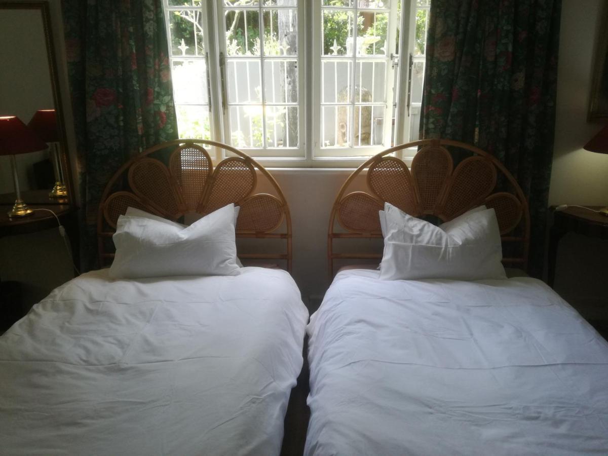Twin Room with Private Bathroom