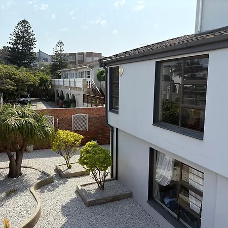 Le Blue Guesthouse-2